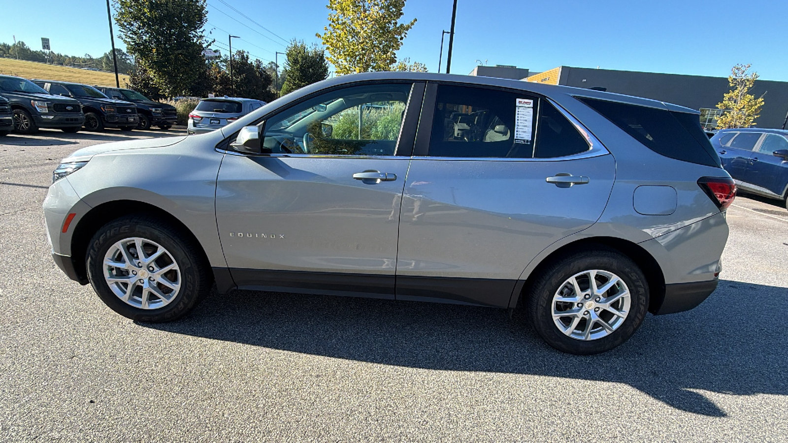 Used 2024 Chevrolet Equinox LT AWD/4WD image 11