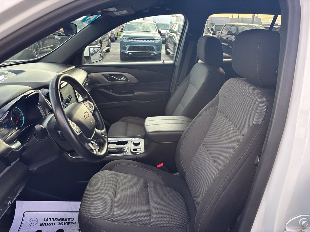 Used 2023 Chevrolet Traverse LT FWD image 24