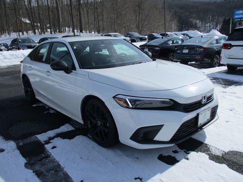 Certified 2023 Honda Civic Sport image 3