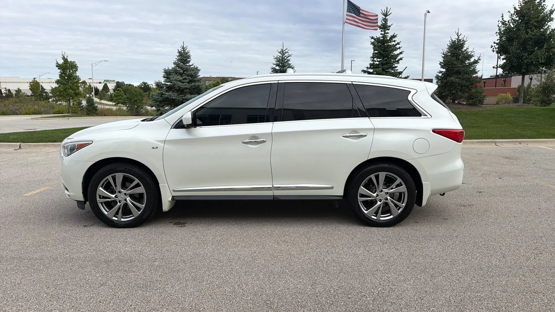 Used 2015 INFINITI QX60 Luxe w/ Deluxe Touring Package AWD/4WD image 8