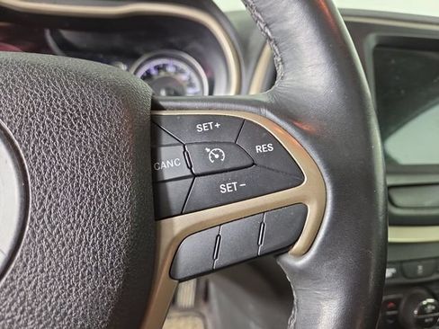 Used 2016 Jeep Cherokee 75th Anniversary AWD/4WD image 22
