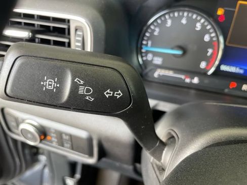 Used 2022 Ford Explorer XLT w/ Equipment Group 202A AWD/4WD image 24