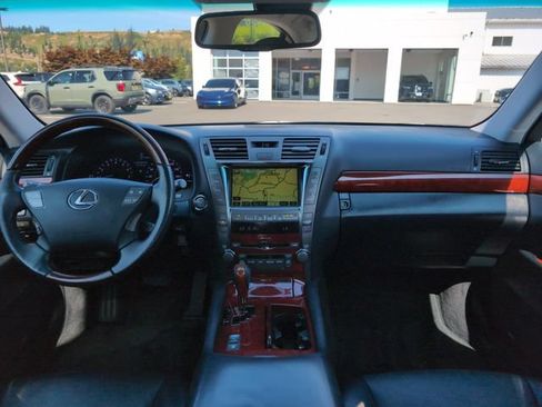 Used 2007 Lexus LS 460 w/ Comfort Pkg RWD image 12