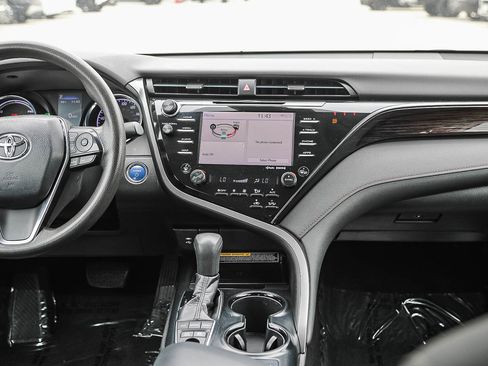 Used 2019 Toyota Camry LE w/ Sunroof Package FWD image 13