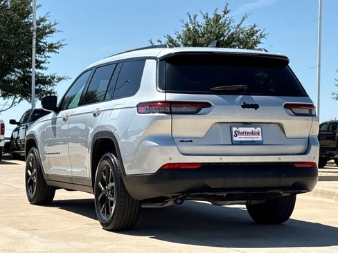 Used 2024 Jeep Grand Cherokee L Laredo AWD/4WD image 6