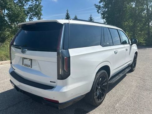 Used 2024 Cadillac Escalade ESV Sport Platinum w/ LPO, ONYX Package AWD/4WD image 3