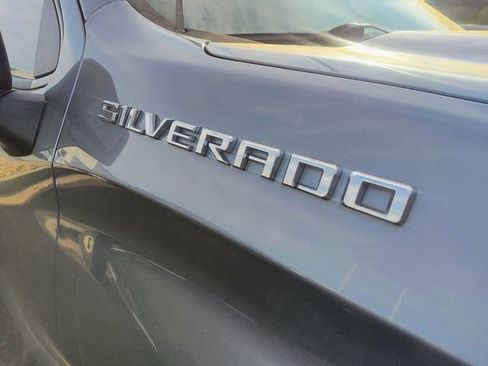 Used 2019 Chevrolet Silverado 1500 Custom w/ Custom Value Package image 4