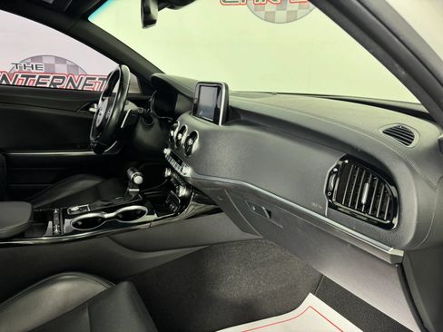 Used 2021 Kia Stinger GT-Line RWD image 12