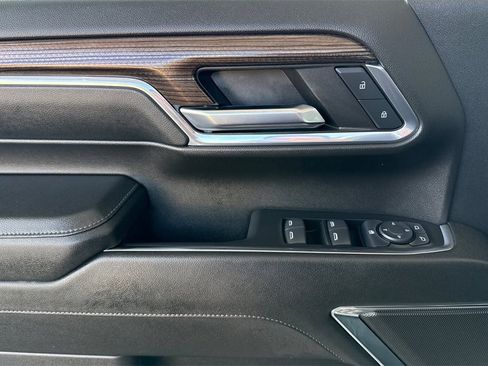 Used 2024 Chevrolet Silverado 2500 LT w/ Convenience Package image 16