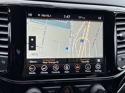 Used 2021 Jeep Grand Cherokee Limited w/ Trailer Tow Group IV image 25