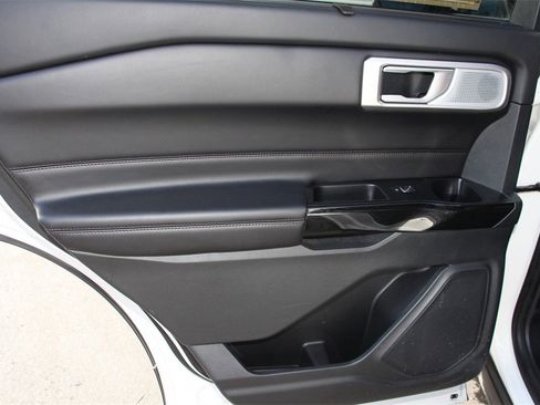 Certified 2022 Ford Explorer Platinum w/ Equipment Group 601A image 20