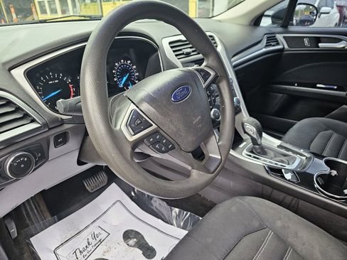 Used 2015 Ford Fusion SE FWD image 21