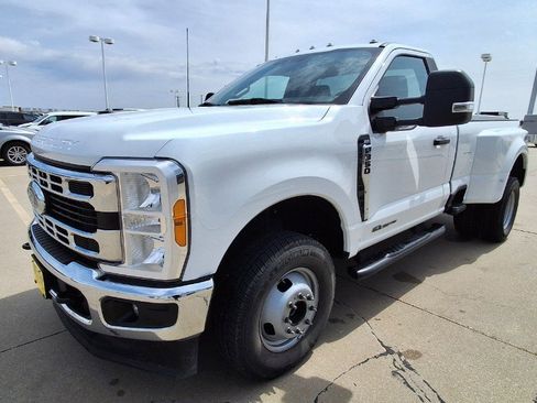 Used 2023 Ford F350 XLT image 5