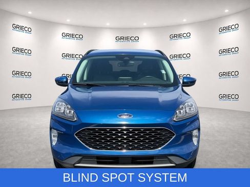 Used 2022 Ford Escape Titanium AWD/4WD image 2