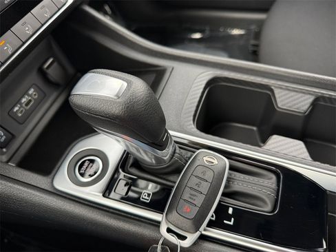 Certified 2025 Nissan Sentra SV image 30