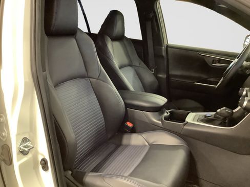 Used 2023 Toyota RAV4 XSE AWD/4WD image 19