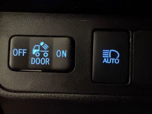 Certified 2021 Toyota Tacoma SR image 12