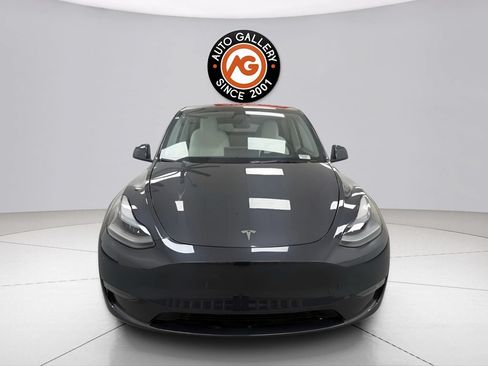 Used 2024 Tesla Model Y Long Range AWD/4WD image 8