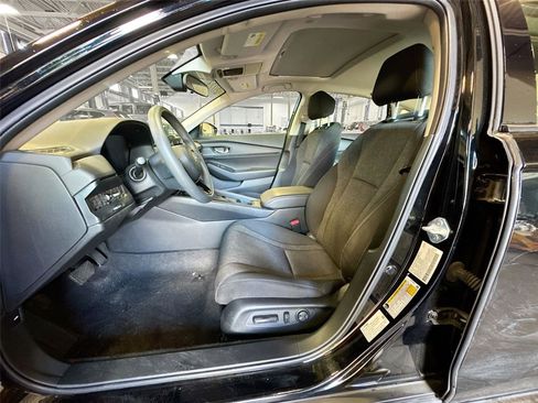 Used 2023 Honda Accord EX image 5