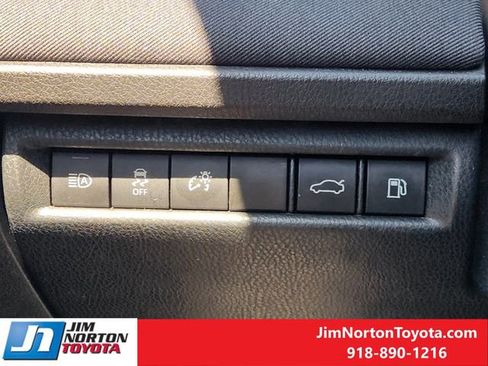 Used 2025 Toyota Camry LE image 22