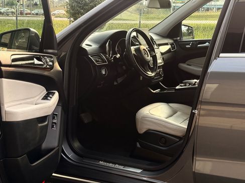Used 2017 Mercedes-Benz GLE 550e image 6