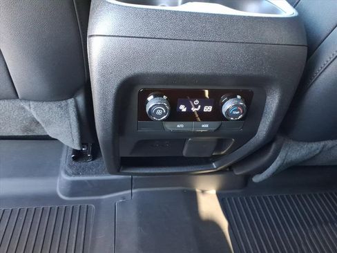 Used 2026 Chevrolet Traverse Z71 w/ Driver Confidence Package image 11