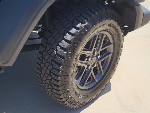 Used 2024 Jeep Wrangler Sport AWD/4WD image 6