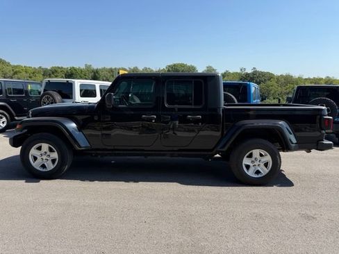 Used 2022 Jeep Gladiator Sport AWD/4WD image 7