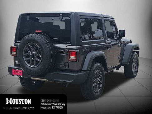 Used 2025 Jeep Wrangler Sport image 3