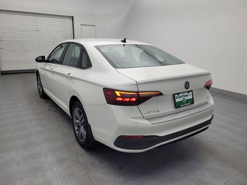 Used 2022 Volkswagen Jetta SE image 5