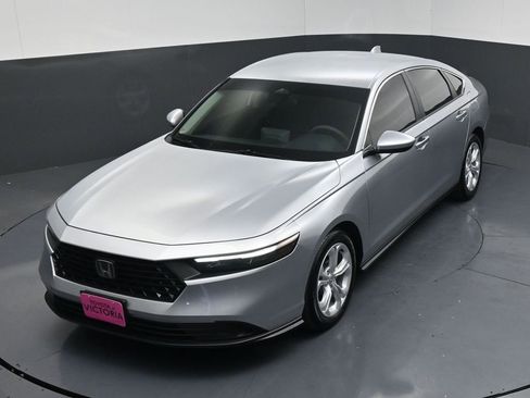 Used 2025 Honda Accord LX image 15