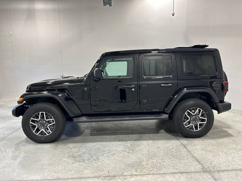 New 2025 Jeep Wrangler Sahara image 9