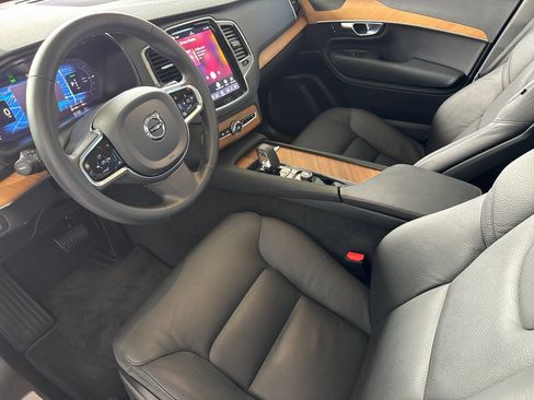 Certified 2024 Volvo XC90 T8 Plus w/ Protection Package Premier AWD/4WD image 16