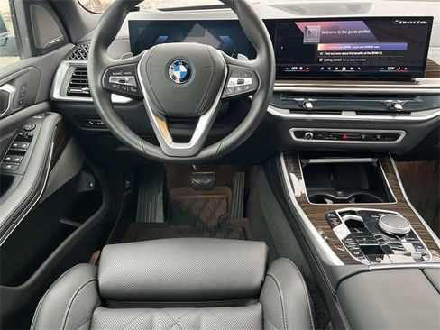 Used 2025 BMW X5 xDrive50e w/ Premium Package image 12