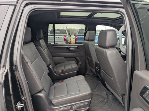 Used 2025 Chevrolet Suburban RST w/ RST Capability Package image 12