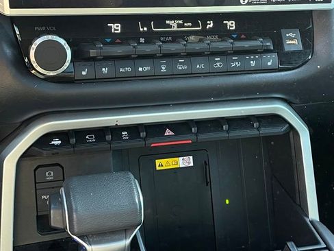 Used 2024 Toyota Sequoia Platinum image 24