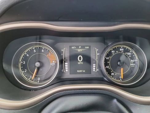 Used 2016 Jeep Cherokee Latitude w/ Cold Weather Group AWD/4WD image 14