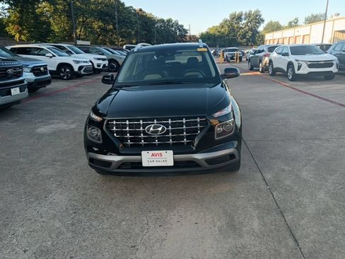 Used 2025 Hyundai Venue SEL FWD image 5