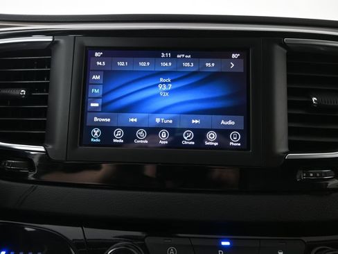 Used 2019 Chrysler Pacifica Touring-L FWD image 28
