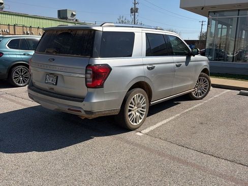 Used 2024 Ford Expedition Limited image 9