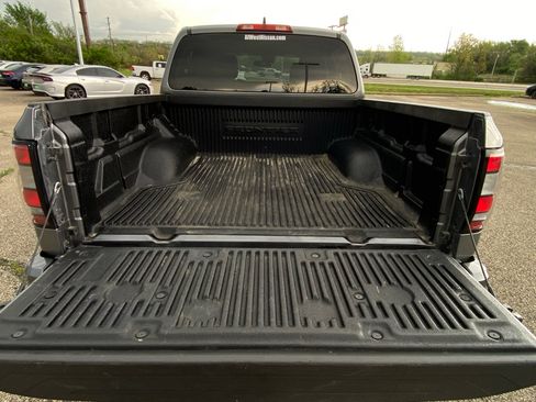 Used 2023 Nissan Frontier SV image 16