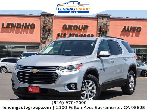 Used 2021 Chevrolet Traverse LT image 1