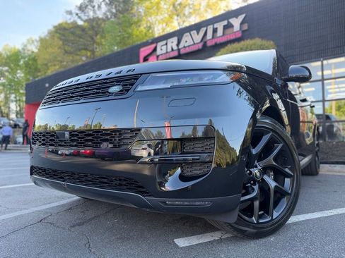 Used 2024 Land Rover Range Rover Sport SE image 2