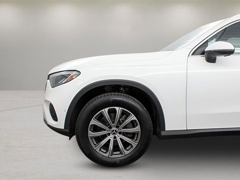 Used 2024 Mercedes-Benz GLC 300 4MATIC image 34
