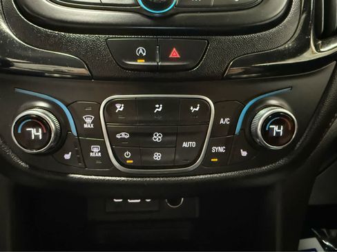 Used 2022 Chevrolet Equinox RS image 19