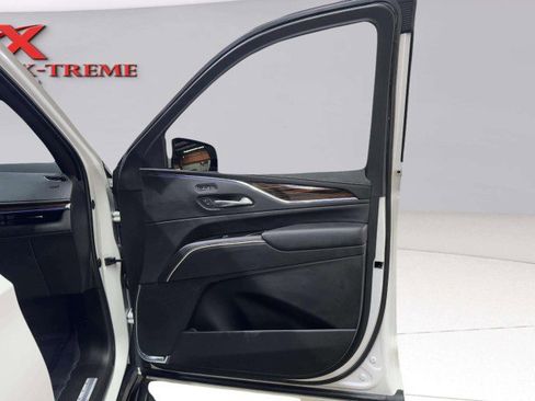 Used 2021 Cadillac Escalade Luxury image 65