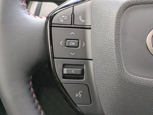 New 2025 Toyota Prius Plug-In Hybrid FWD image 29