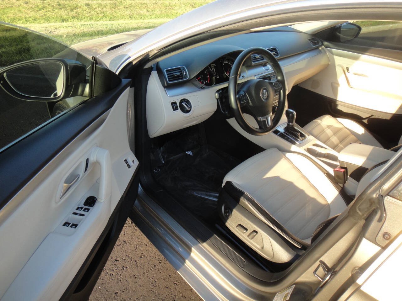 Used 2012 Volkswagen CC Sport FWD image 11