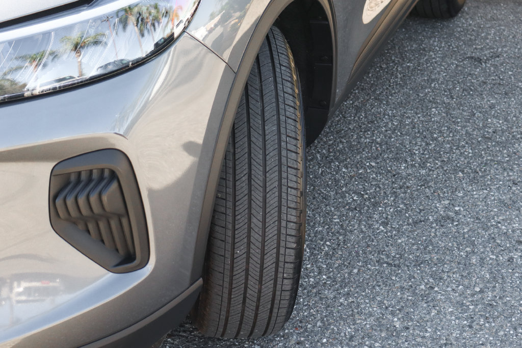 Used 2025 Ford Escape Active w/ Tech Pack #1 FWD image 43