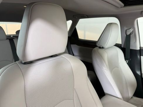 Used 2022 Lexus RX 350L FWD w/ Premium Package image 31